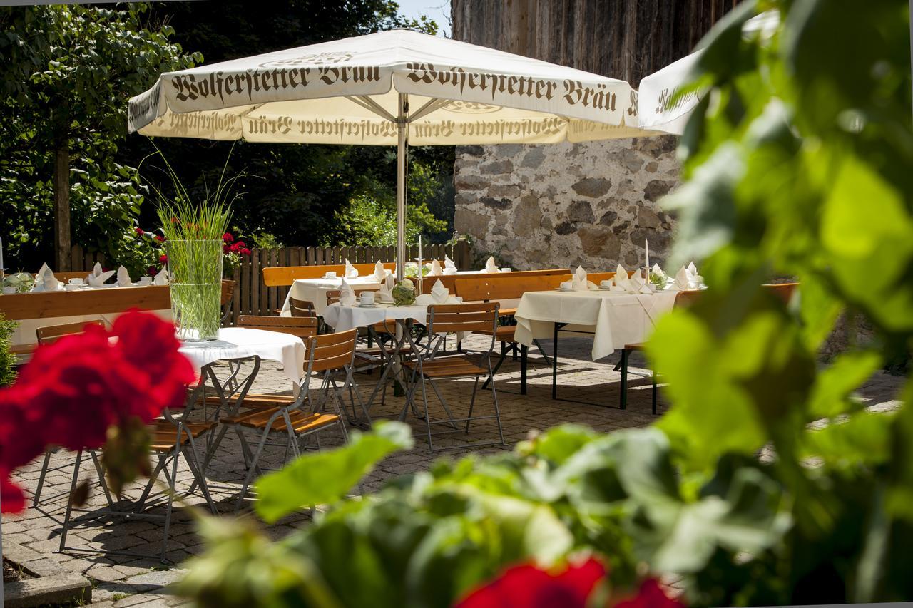 Hotel Wirtshaus Am Schloss Aicha vorm Wald Exterior foto